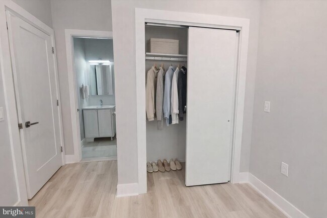 Foto del edificio - 650 N 36th St