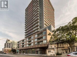 Building Photo - 120-1120 Parliament St
