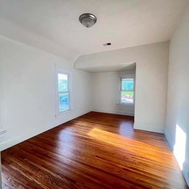 Foto del edificio - 818 Lincoln Ave