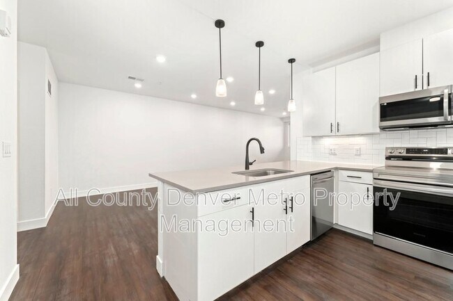 Building Photo - 2729 W 28th Ave