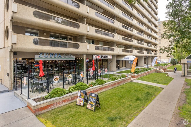 Building Photo - Le Jardin Apartments