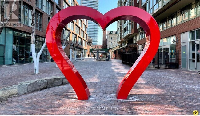 Photo du bâtiment - 35 Parliament St