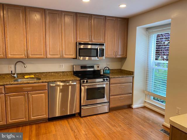 Primary Photo - 4950 Cloister Dr