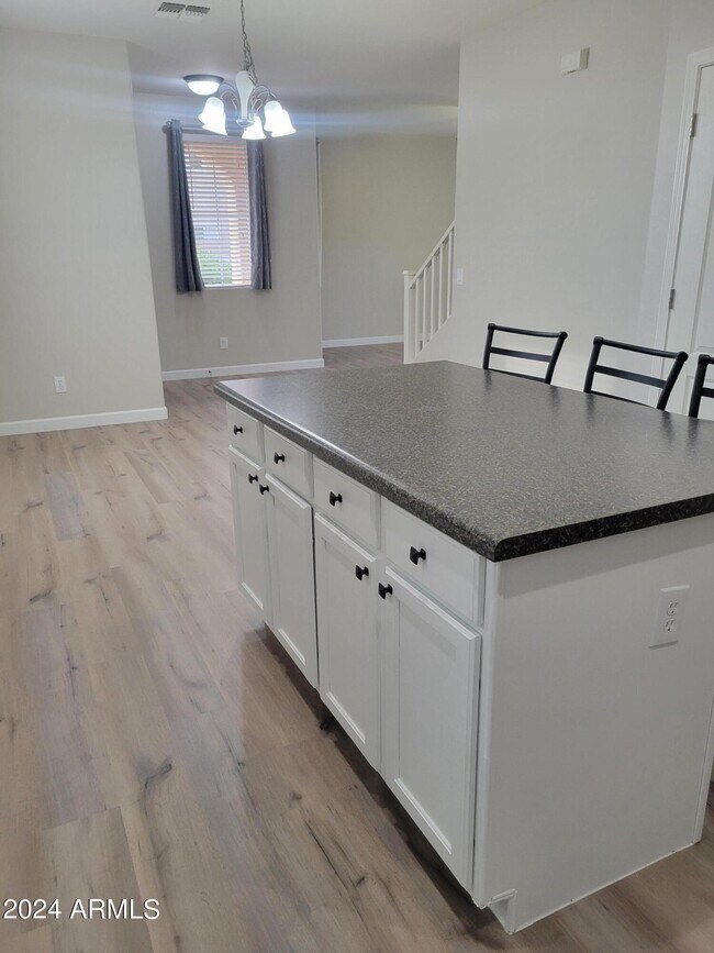 Foto del edificio - 4027 E Oakland St