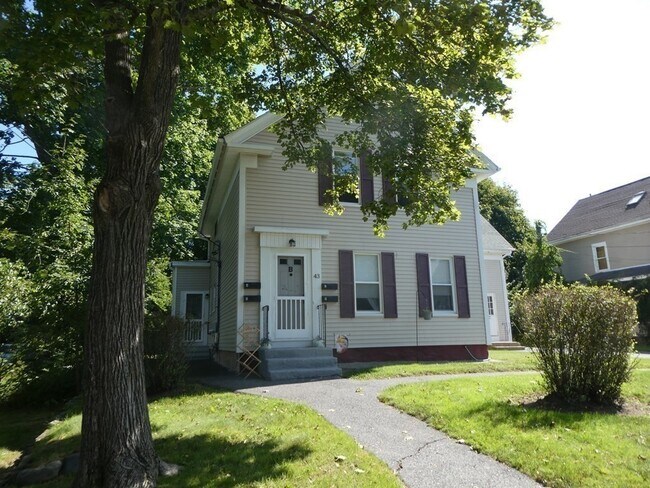 Building Photo - 43 School St
