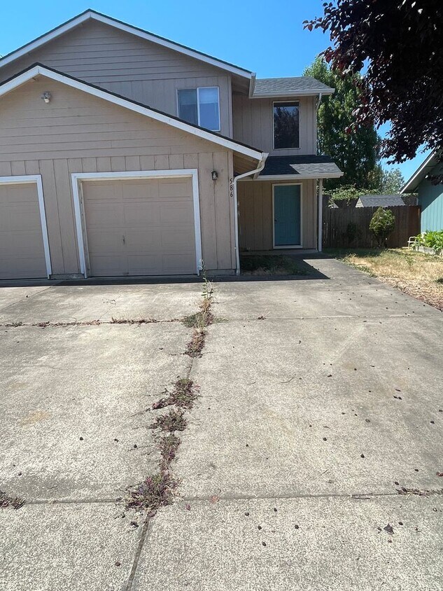 Foto principal - 584 22nd Ave SW