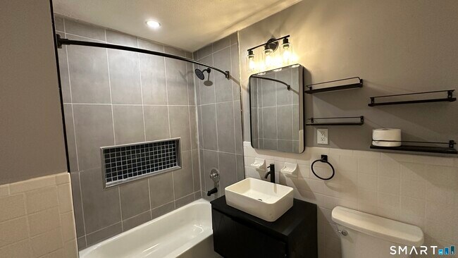 Foto del edificio - 581 Crown St