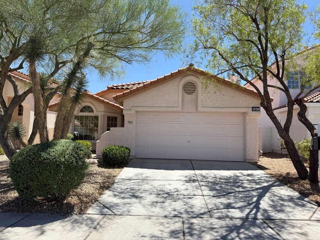 Primary Photo - Live the Summerlin Lifestyle – Immaculate ...