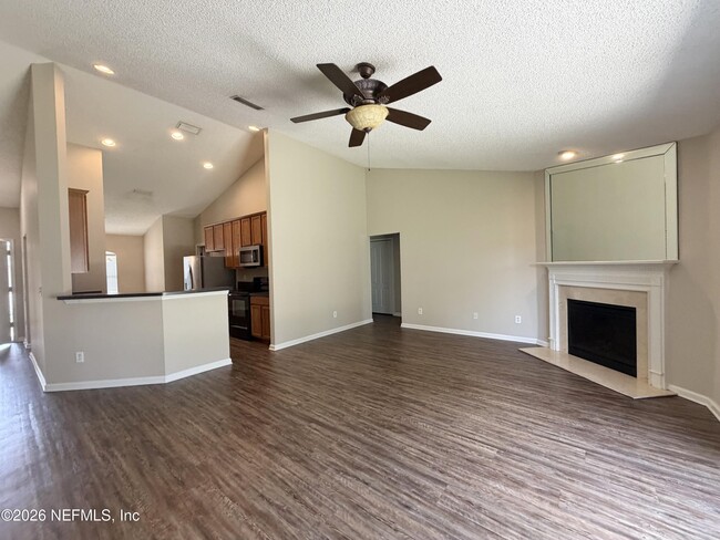 Foto del edificio - 6902 Southern Oaks Dr W
