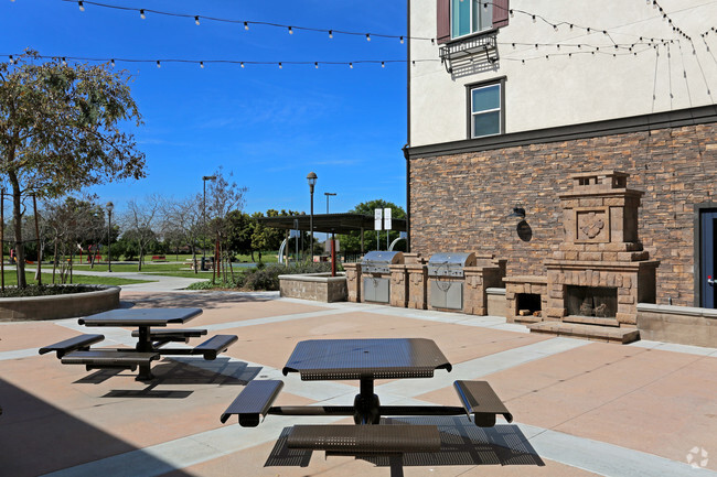 Courtyard - Contessa at Otay Ranch