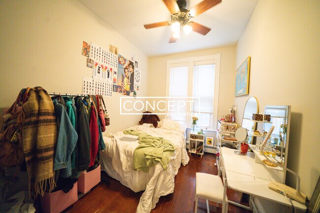 Building Photo - 719 Parker St