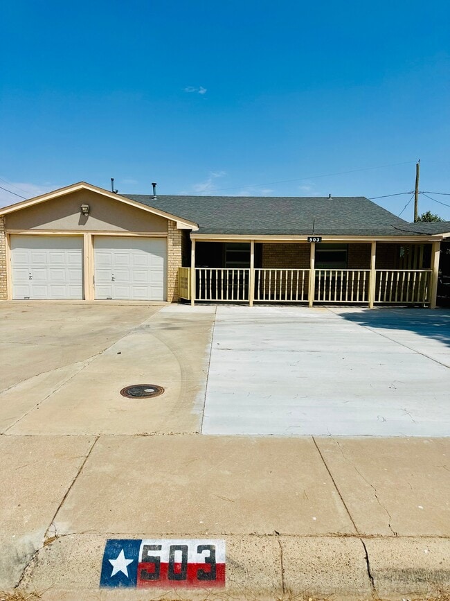 Building Photo - 503 Parkwood Dr