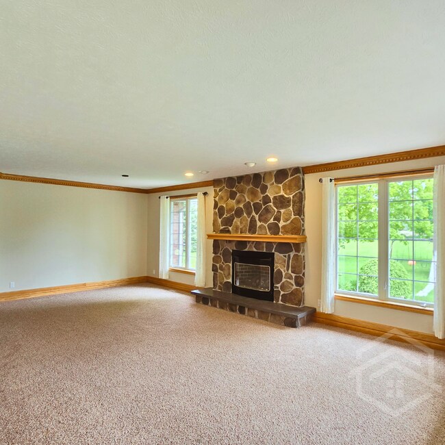 Photo du bâtiment - Large Country Listing in Norwich!!