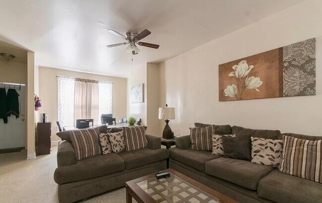 Living room - 719 E Willard St