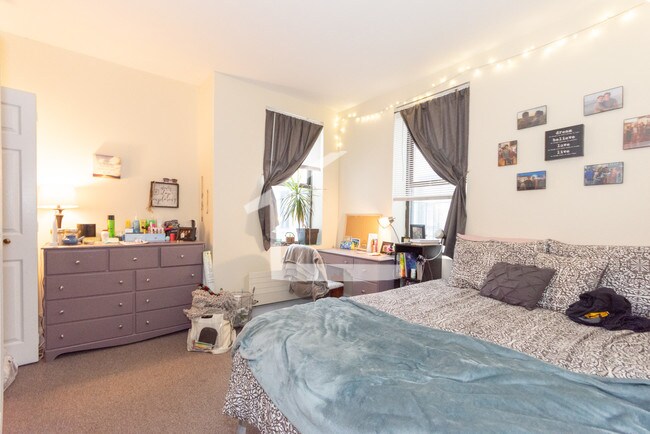 Foto del edificio - 829 Beacon St