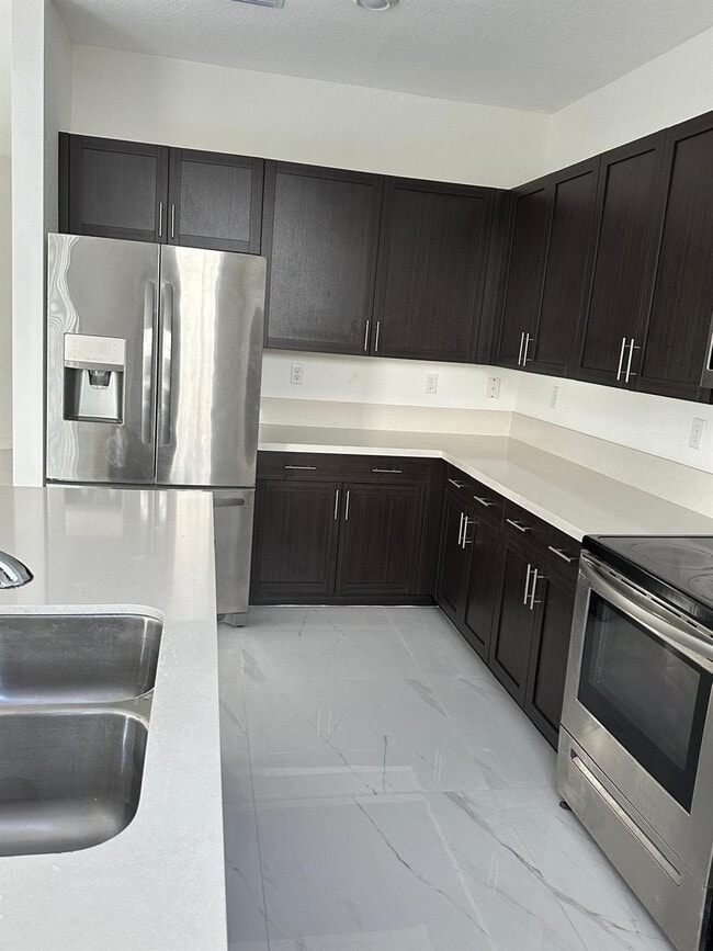 Building Photo - 185 SW 185th Way