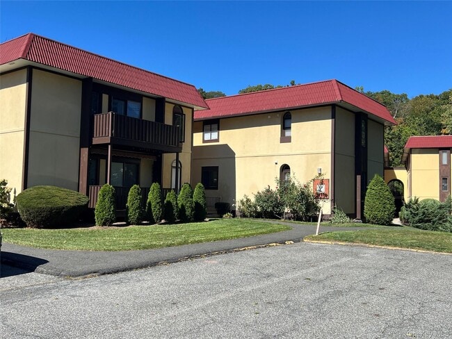 Building Photo - 2 Granada Crescent