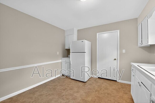 Foto del edificio - 4713 Plaza Rd