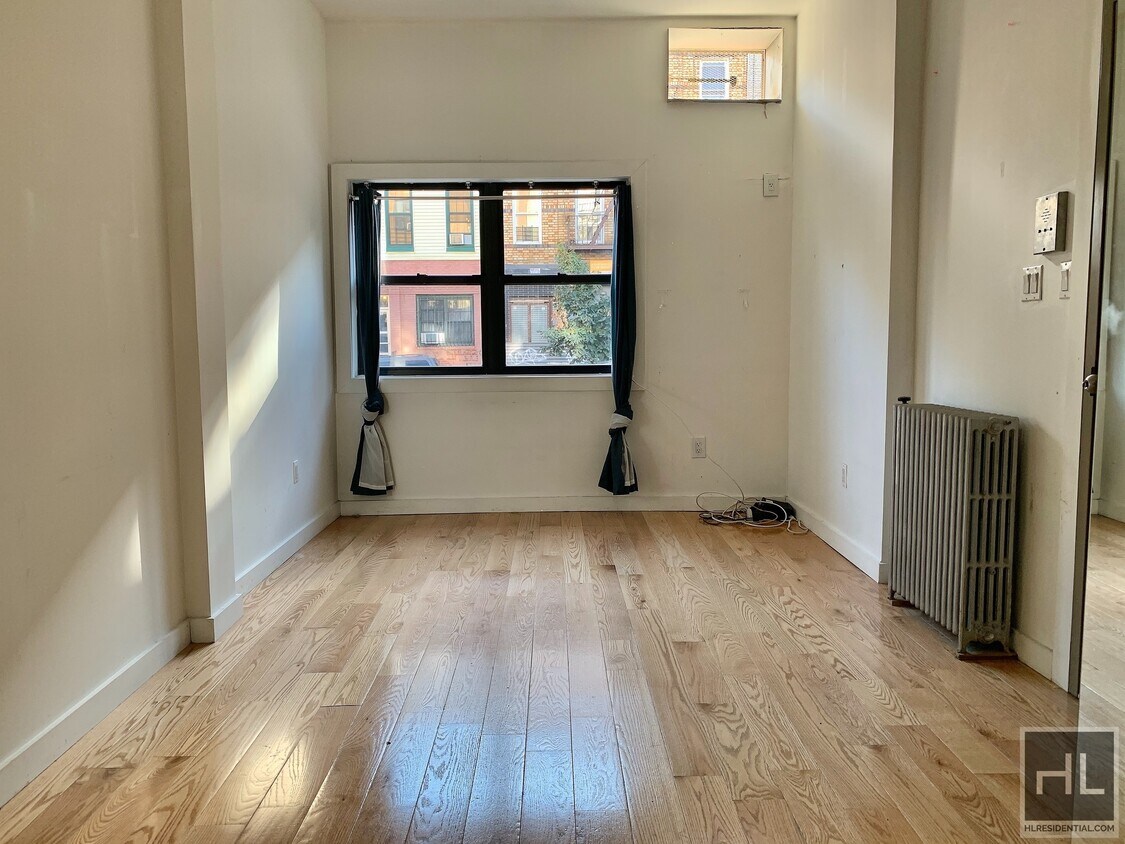 Primary Photo - NO FEE Gorgeous Studio Wilson Avenue
