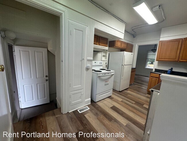 Building Photo - 3 br, 1.5 bath House - 1525 N Rosa Parks Way