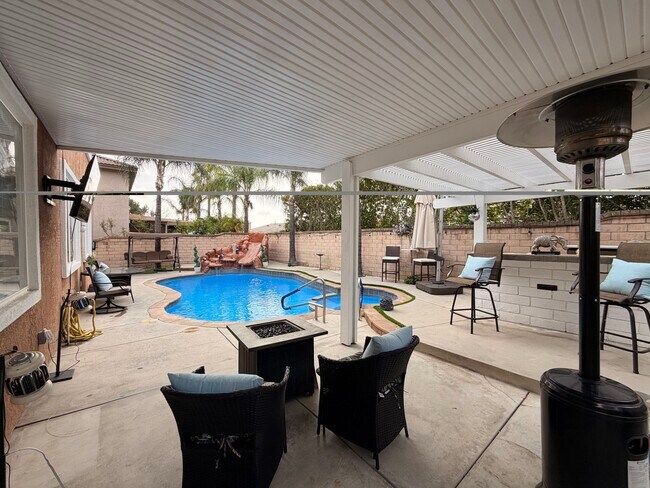 Foto del edificio - 12241 Queensbury Dr