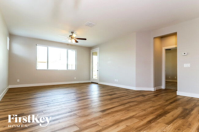 Building Photo - 14562 W Aster Dr