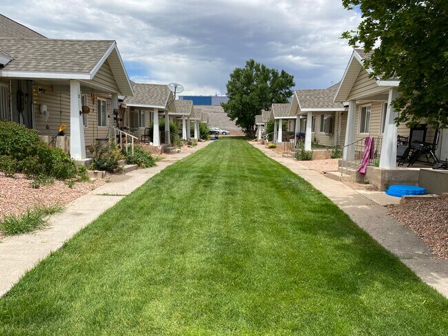 Apartamentos encantadores de 10 pisos, 2 habitaciones y 1 baño - 52 W 100 S