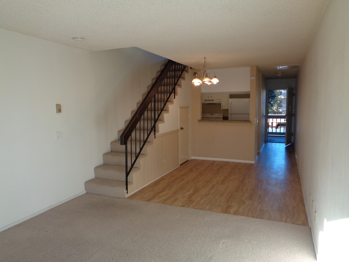 388 E Surfside Dr Unit 388, Port Hueneme, CA 93041 Condo for Rent in