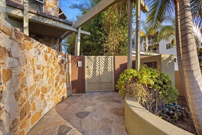 Foto del edificio - 411 Orange Ave