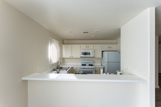 Building Photo - 5064 S Rainbow Blvd