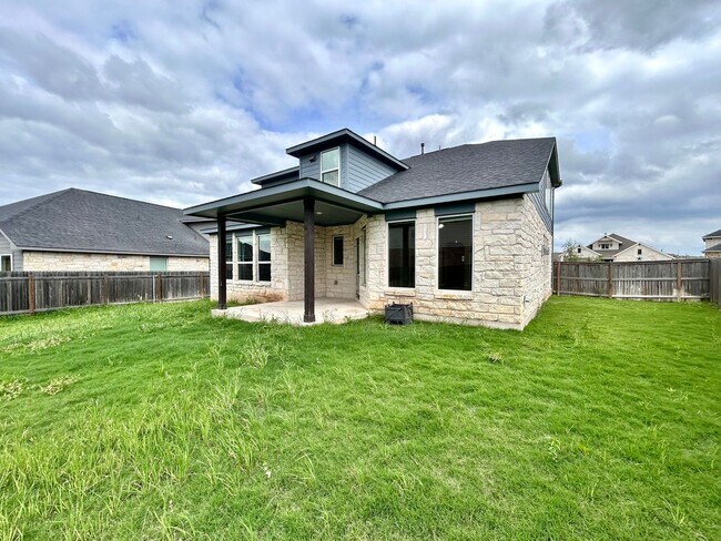 Foto del edificio - 208 Azalea Spgs Rd