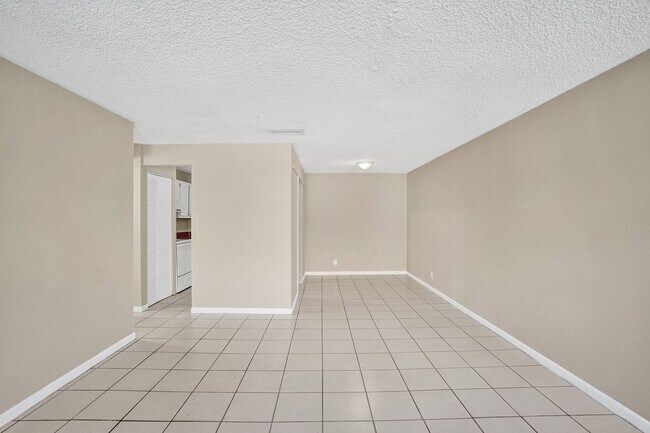 Foto del edificio - 5312 NW 24th St
