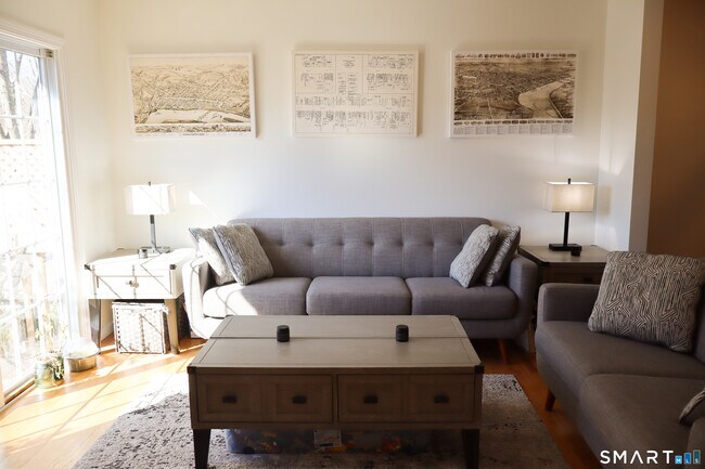 Foto del edificio - 25 W Silver St