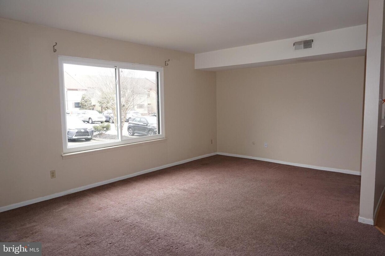 Primary Photo - 1716 Platt Ct