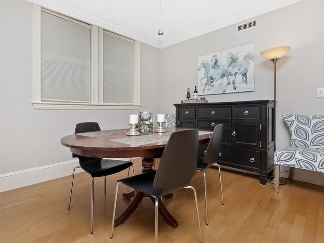 Foto del edificio - 70 E Brookline St