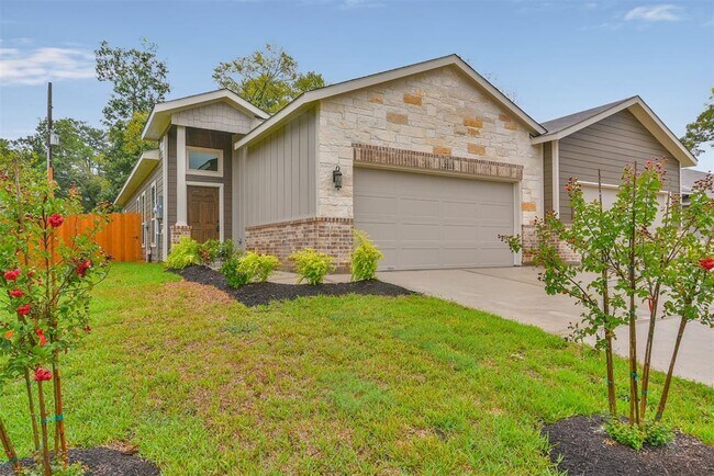 Building Photo - 206 Oakcrest