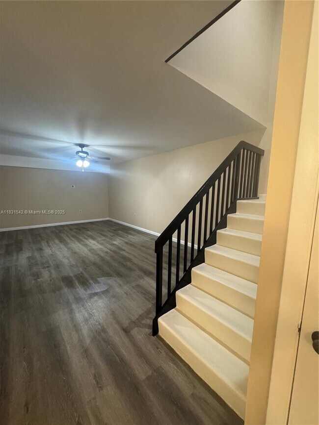 Foto del edificio - 119 Live Oak Ln