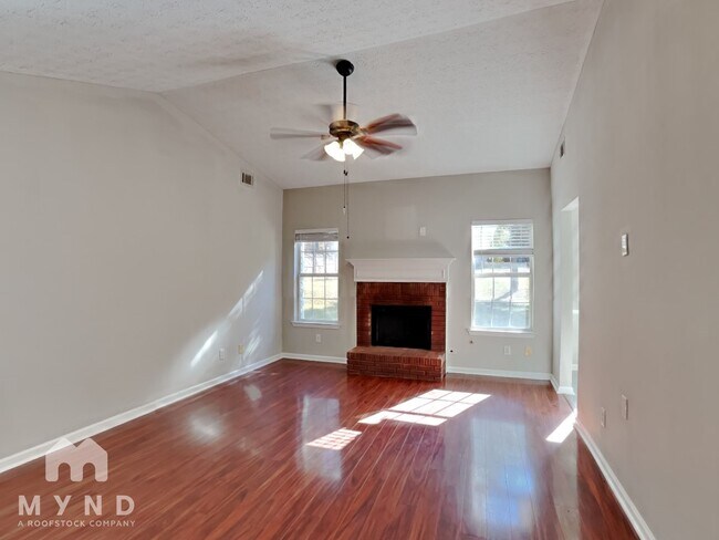 Foto del edificio - 301 Lacebark Ln