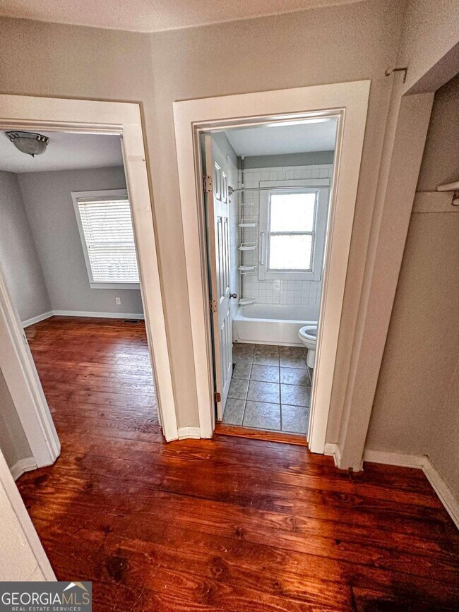 Foto del edificio - 1895 Francis Ave NW