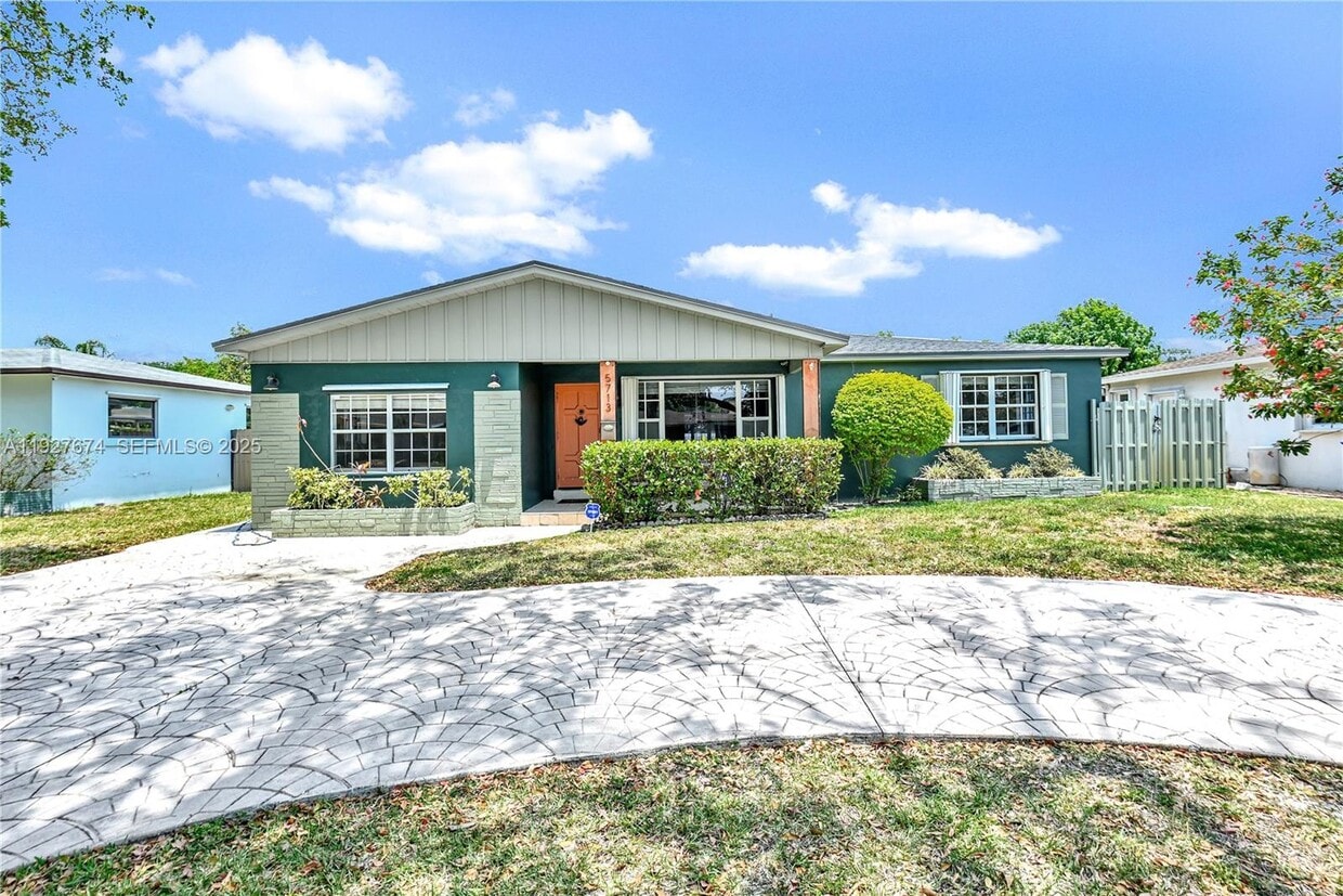 Foto principal - 5713 Jefferson St