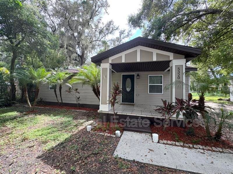 Primary Photo - 5320 Cherry Ave
