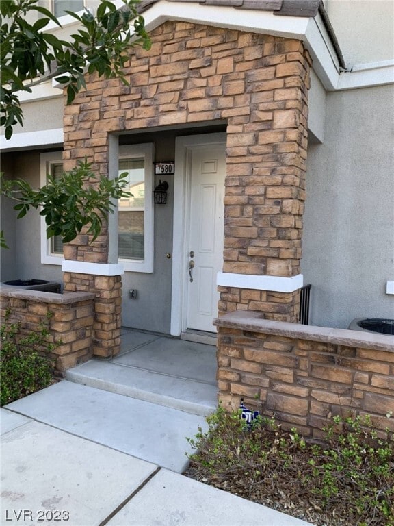 Primary Photo - 7580 Nicklin St