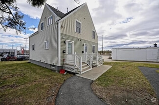 Building Photo - 155 Farm Ln