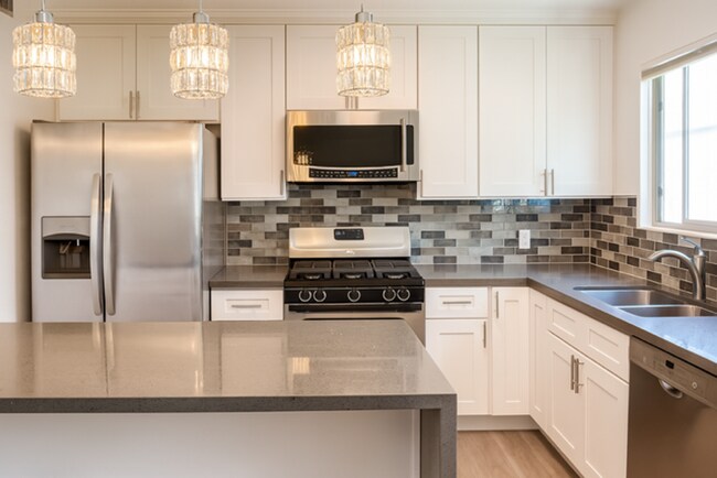 Foto del edificio - 6301 Coldwater Canyon Ave