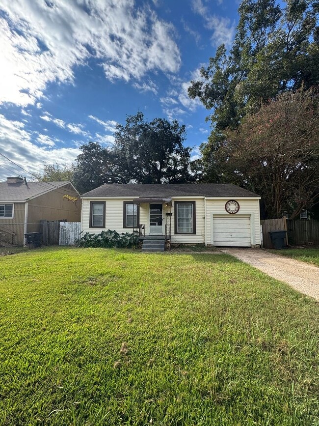 Building Photo - 2416 Northside Dr