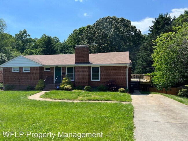Building Photo - 5 br, 2.5 bath House - 2215 Mimosa Drive