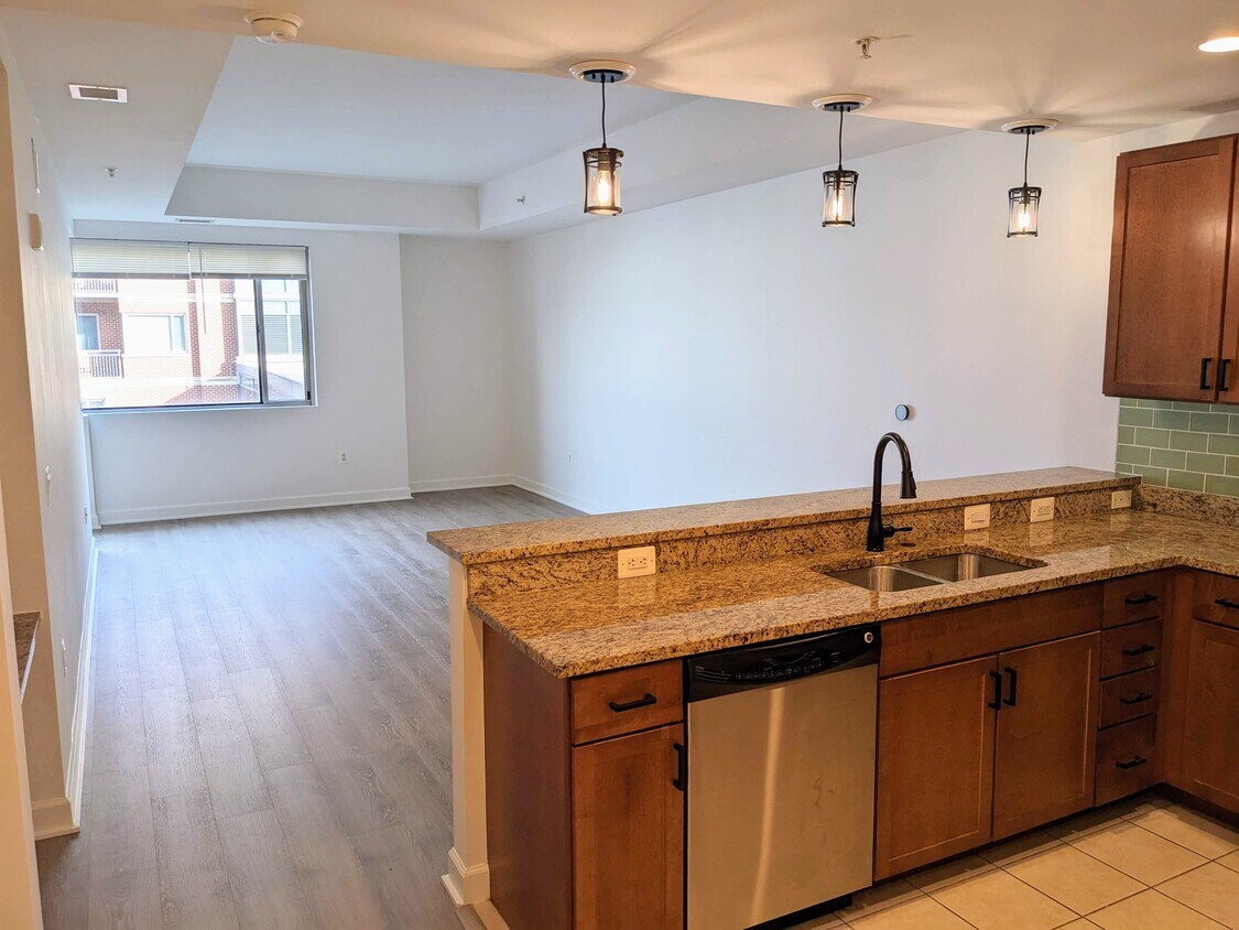 Foto principal - 8191 Strawberry Ln