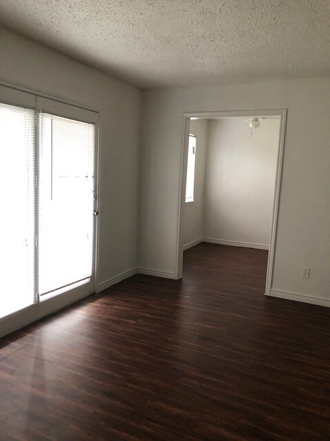 Foto del edificio - 102 Lake Meadows Dr