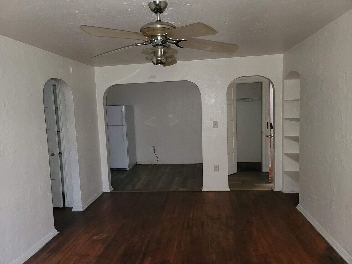 1906 Elsmere Ave Unit 4, Dayton, OH 45406 Apartments in Dayton, OH