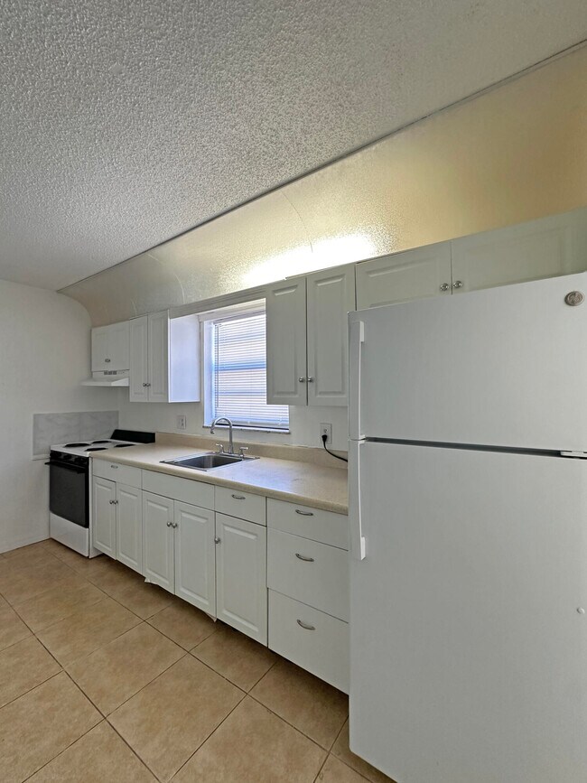 Foto del edificio - 1081 SE Monterey Rd